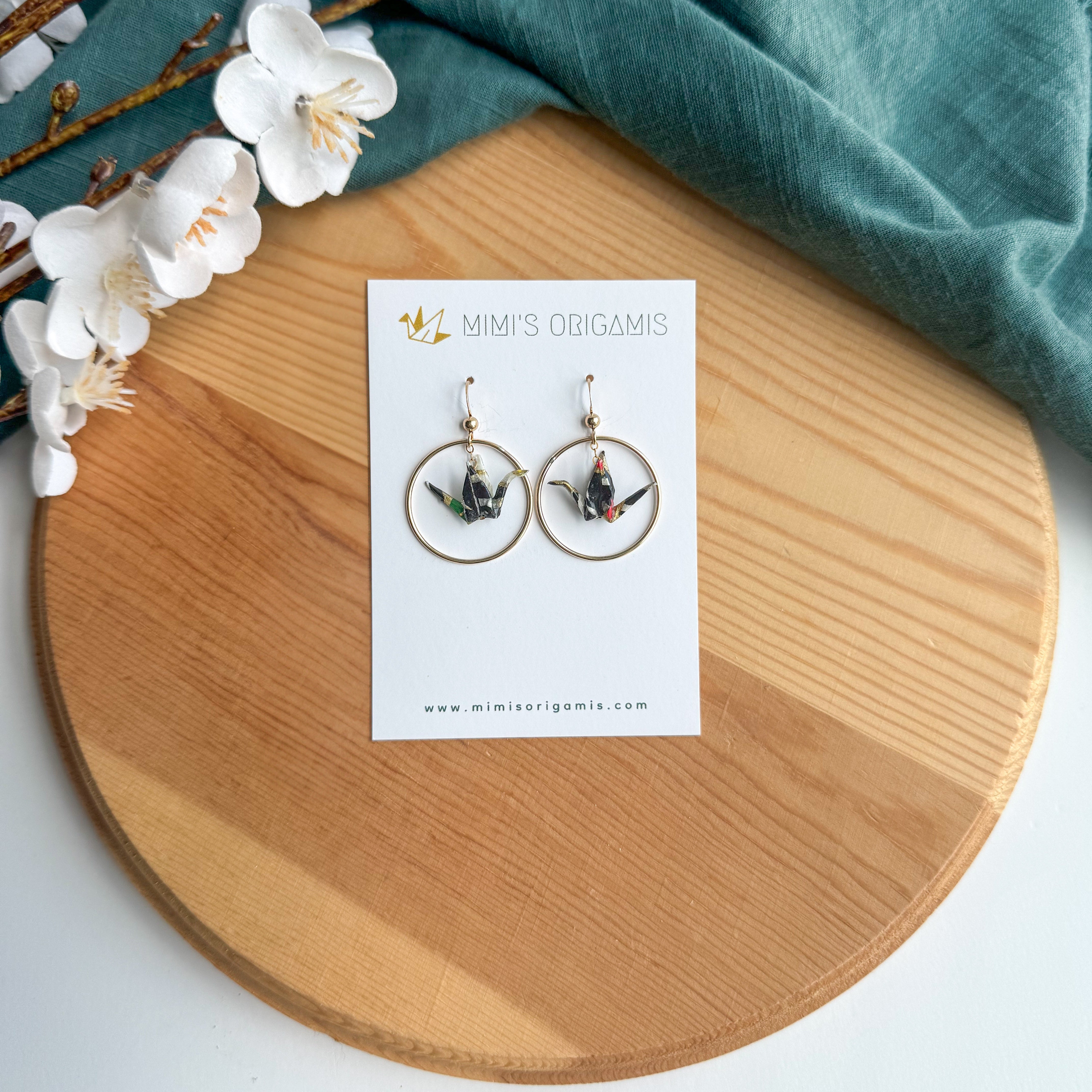 Hoop crane earrings - black