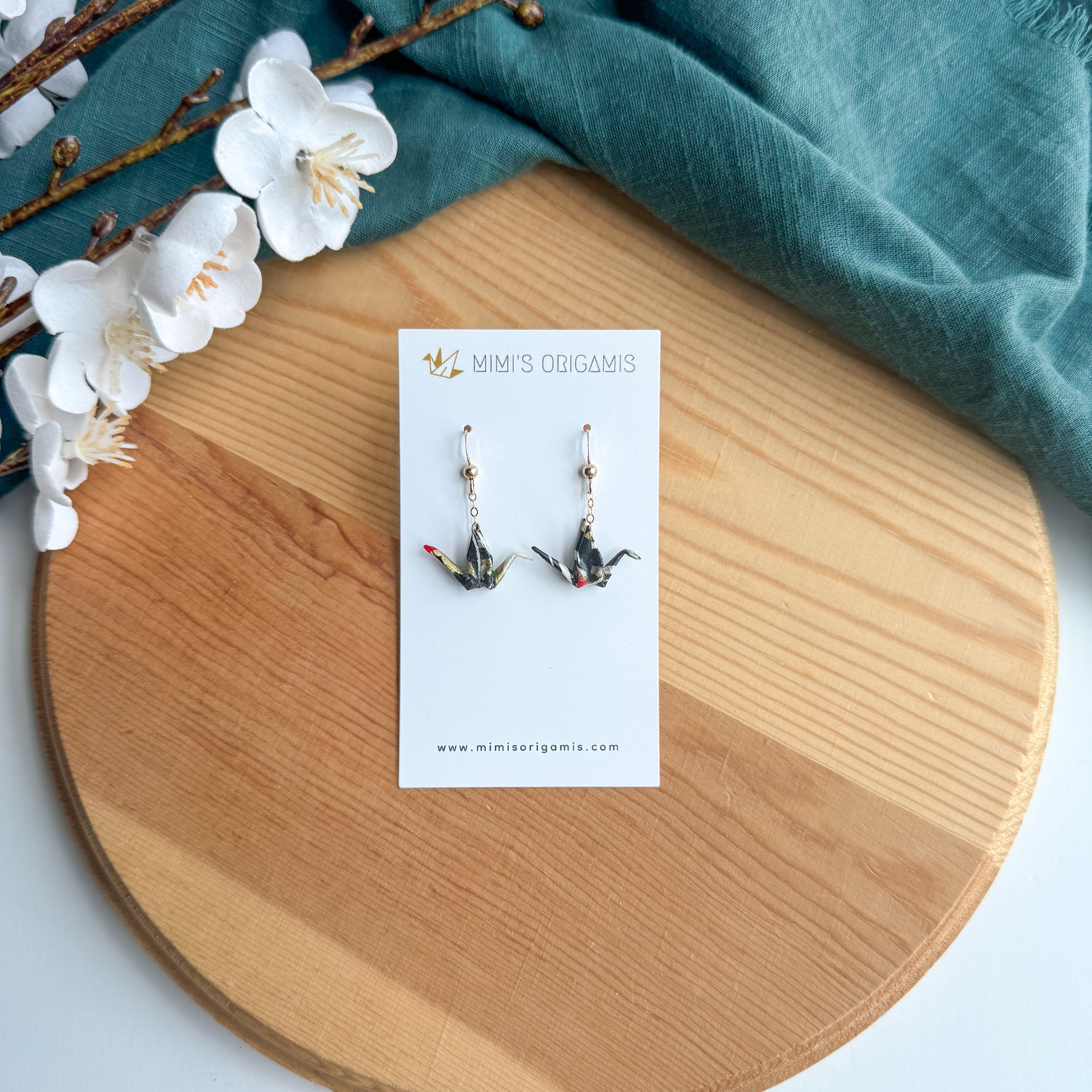 Tiny crane earrings - black/gold